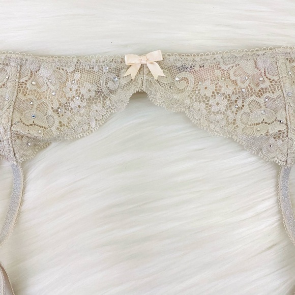 Victoria’s Secret Garter Belt Lingerie M/L - Picture 4 of 12